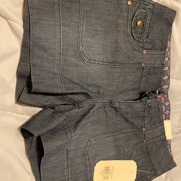 Jean shorts - Picture 1 of 3